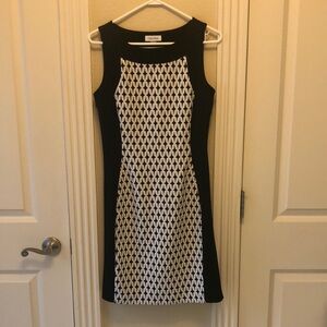 Chic Black and White Sleeveless Dress. Calvin Klein.  Lined. Stretchy.